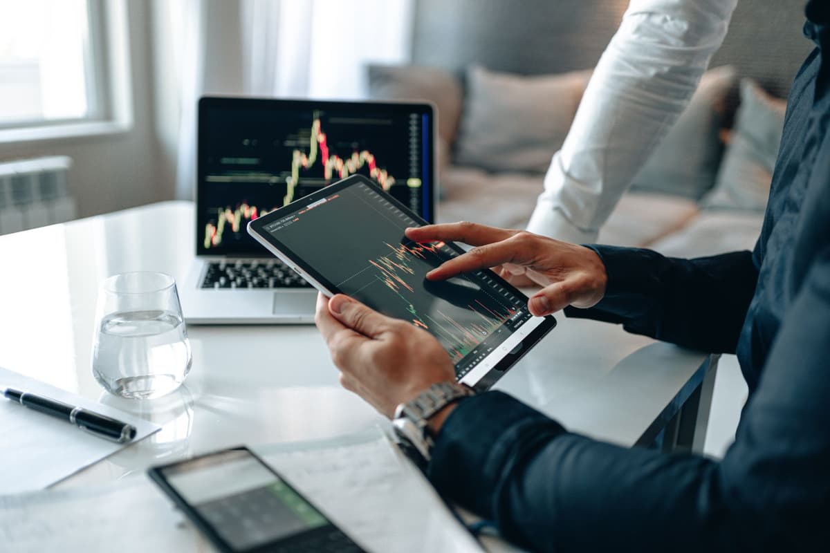Altcoin Playbook 2026: Mastering On-Chain Data and Whale Tracking