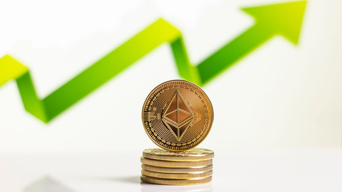 ETH to USD 2026: Market Cycles and the Emotional Cost of Memecoin Volatility