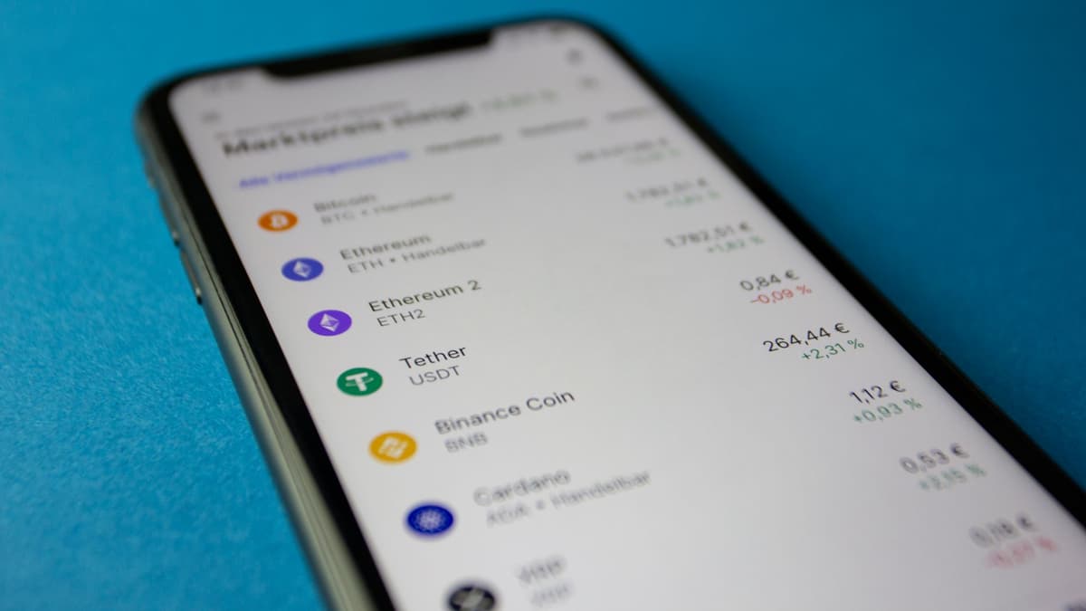 Solana Seeker Phone Review 2026: Beyond the Memecoin Narrative