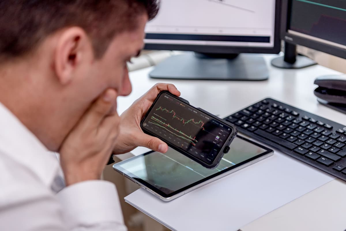 Solana Seeker Review 2026: Evaluating the Web3 Phone for Market Participants