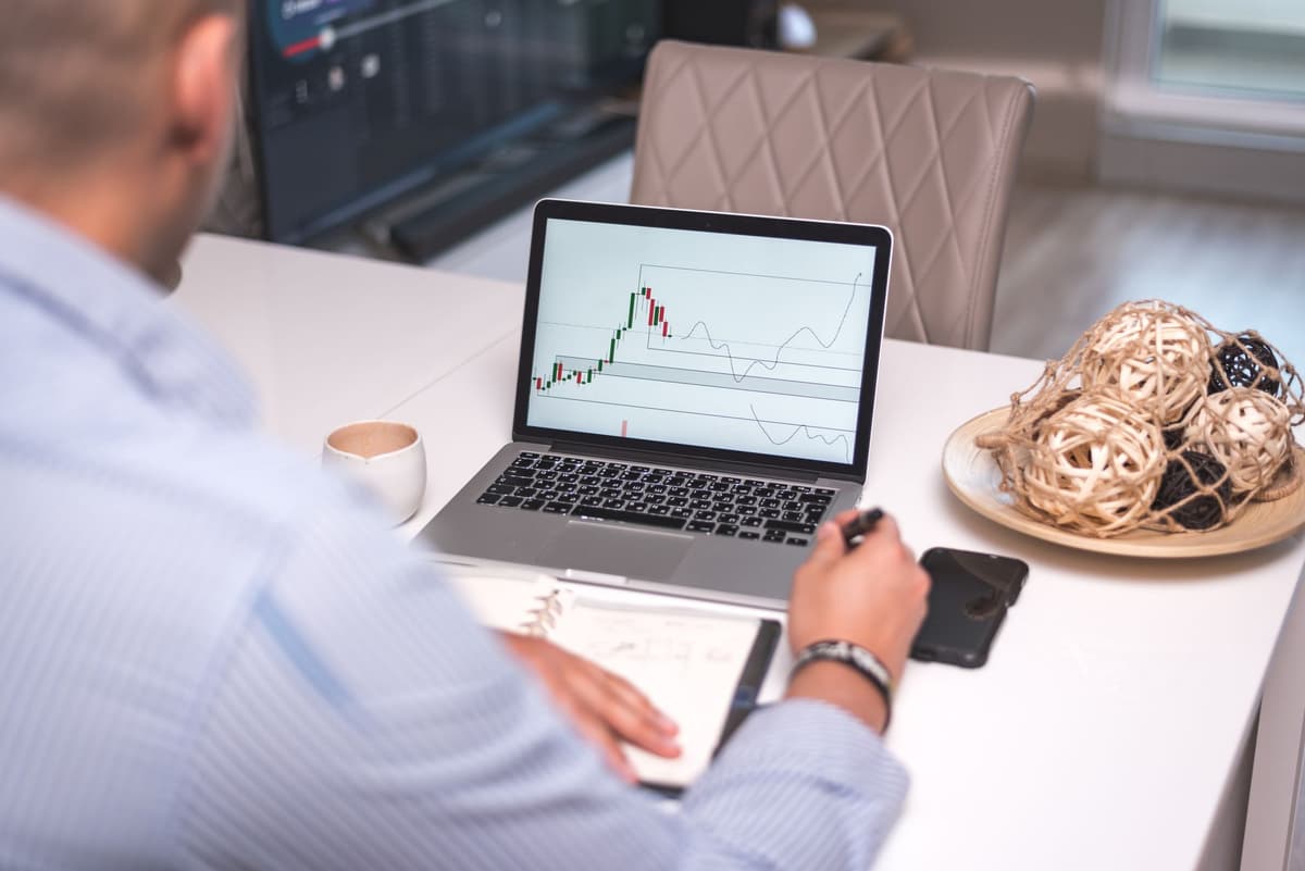 Why Logging Every Trade Reduces FOMO in the 2026 Memecoin Market