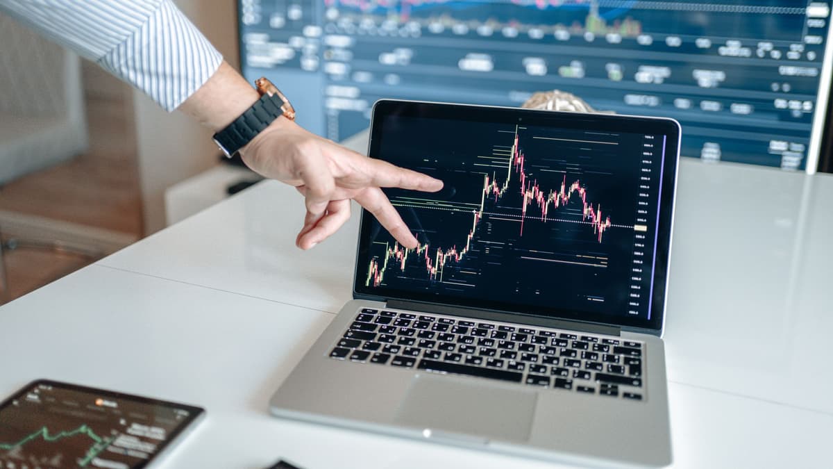 On-Chain Token Playbook: Analyzing Wallets, LP, and Holder Concentration in 2026