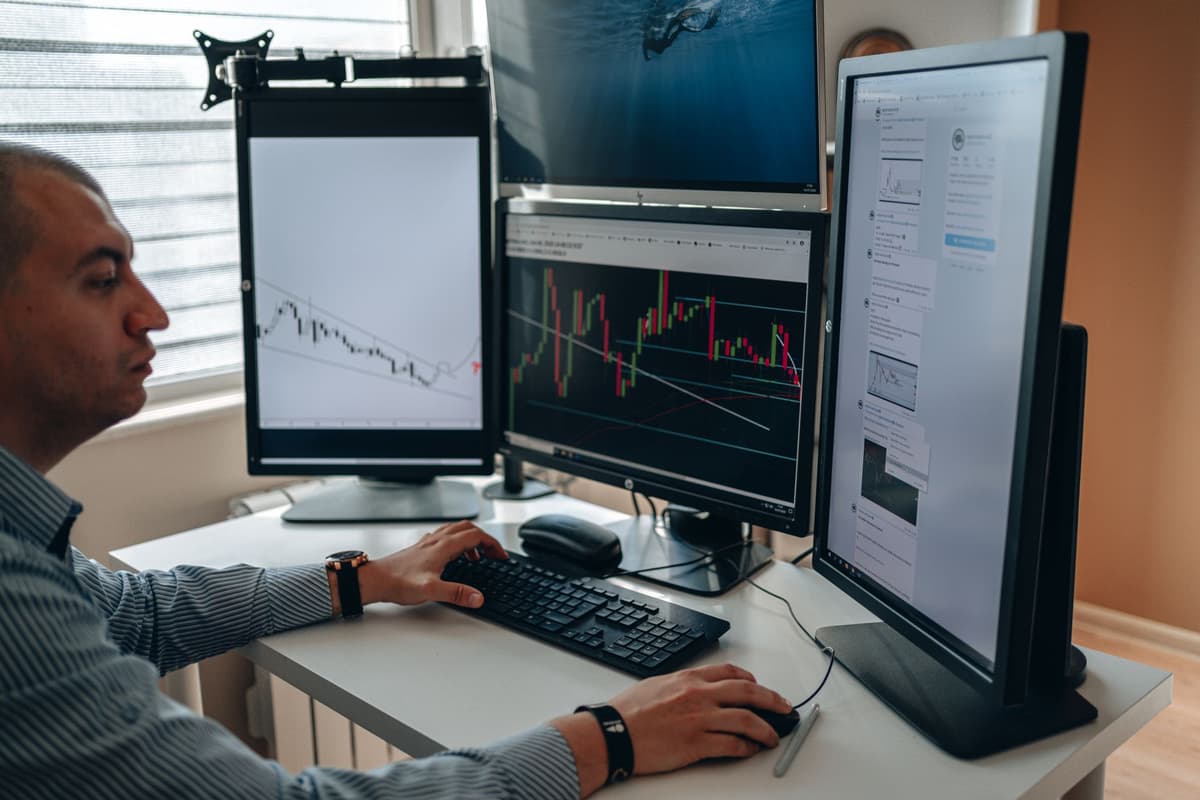 Reading Bonding Curve Metrics: A Guide to Solana Memecoin Dynamics in 2026