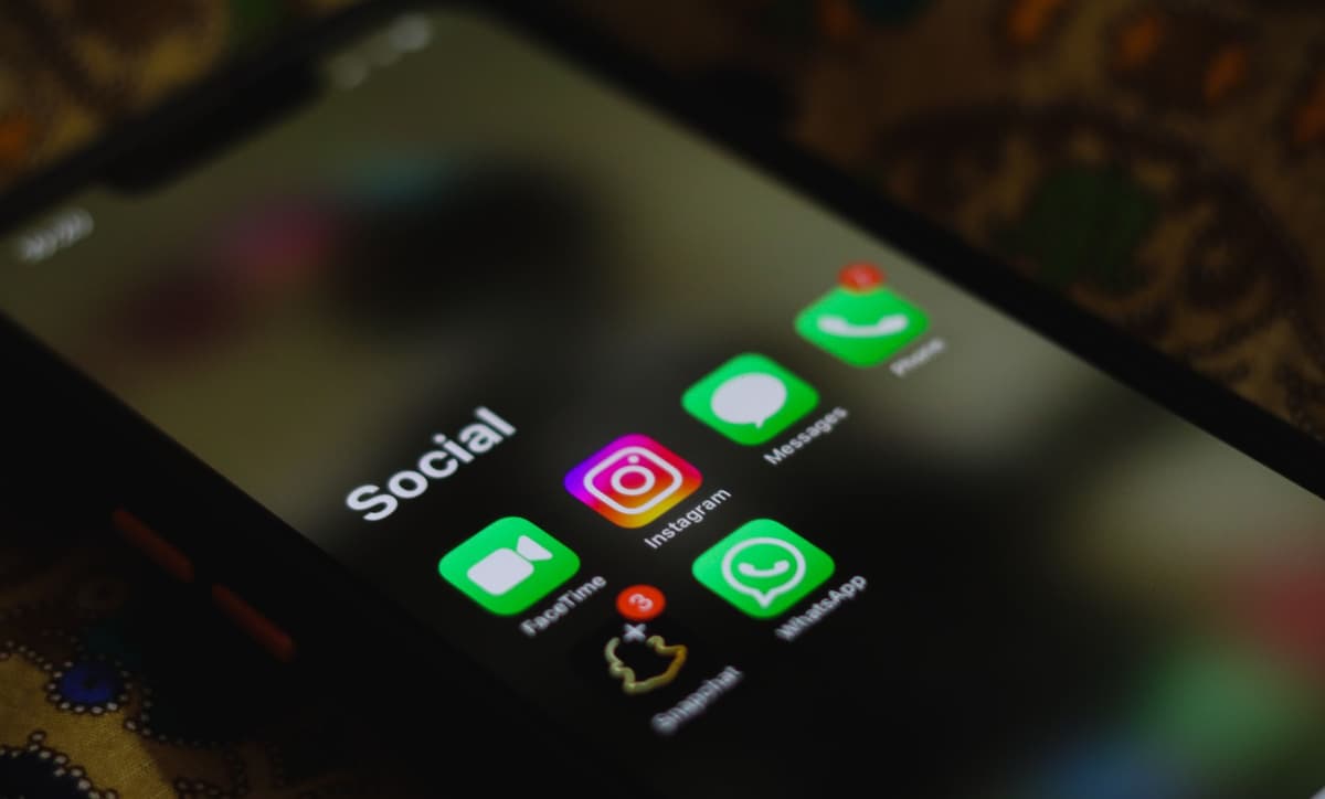 Solana 2026: When Social Hype Disconnects from On-Chain Reality