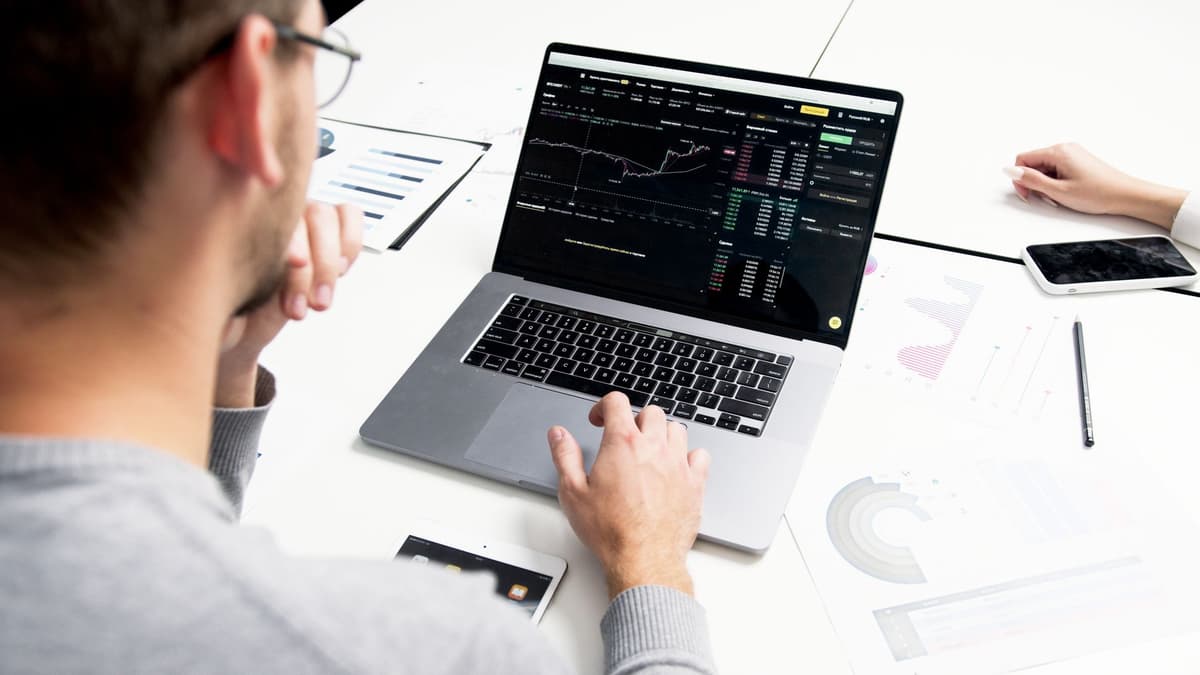 Solana Market Recap 2026: Navigating Volatility and Sentiment Extremes