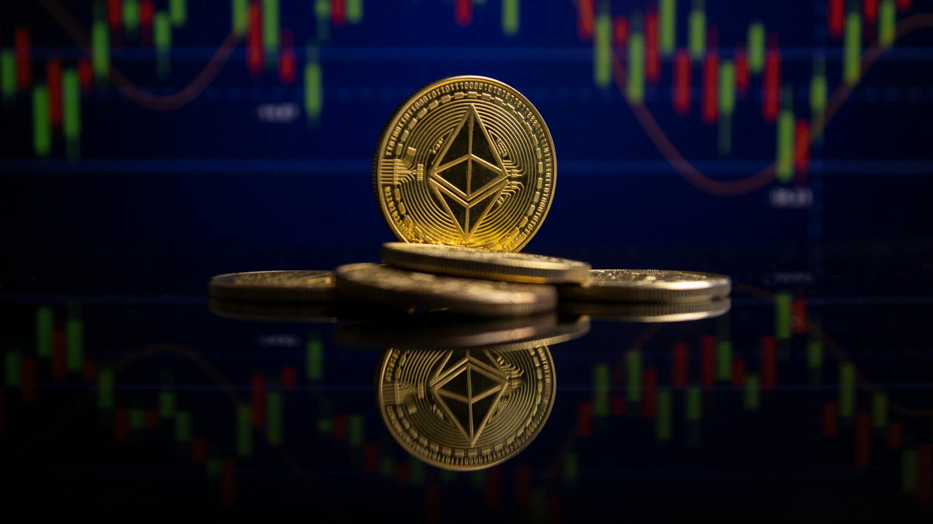 Ilustrasi: Ethereum coins on reflective surface with stock market chart behind, showcasing cryptocurrency trading.